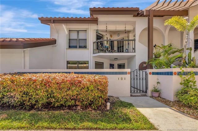 6040 SE Martinique Drive 102, Stuart, FL 34997