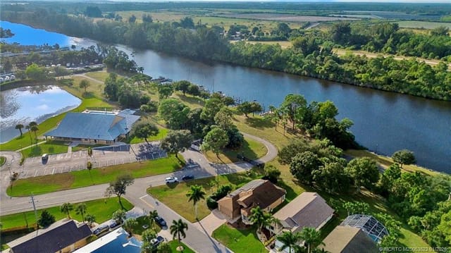 8946 SW Fishermans Wharf Drive, Stuart, FL 34997
