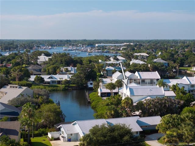 Manatee Pocket beyond