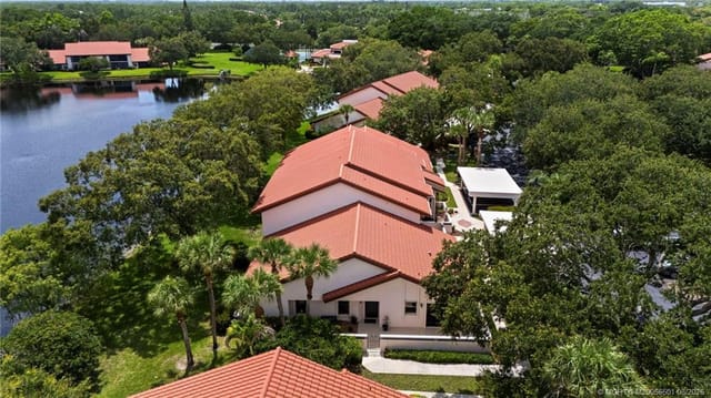 6030 SE Martinique Drive 101, Stuart, FL 34997