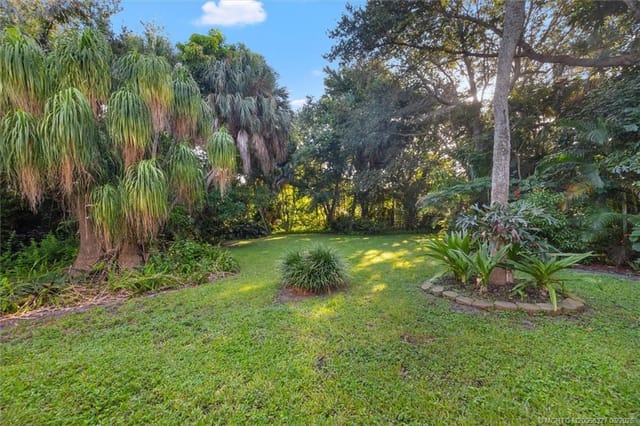 22 N Via Lucindia, Sewalls Point, FL 34996
