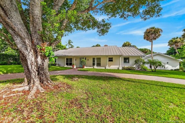 15 W High Point Road, Sewalls Point, FL 34996