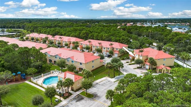 4964 SE Mariner Garden Circle, Stuart, FL 34997