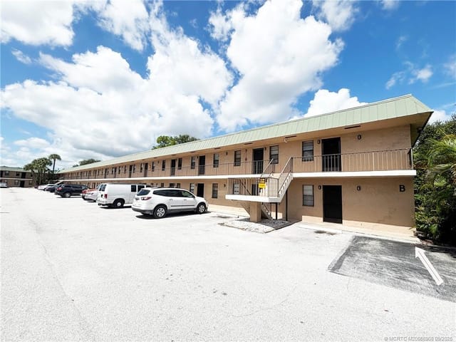 1041 SE Monterey Road 2-15, Stuart, FL 34994