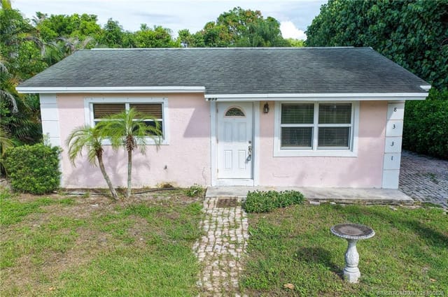 8331 SE Lundy Street, Hobe Sound, FL 33455